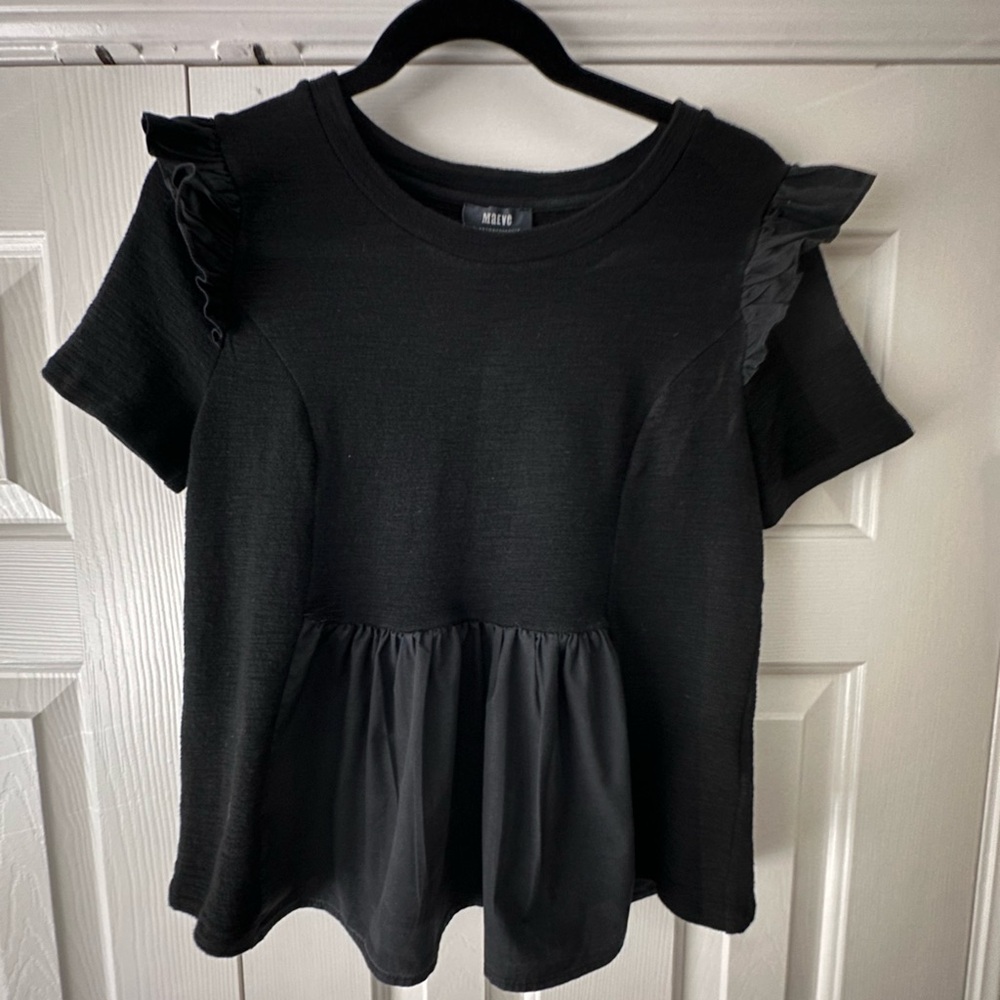 Maeve By Anthropologie Top
Size Small
Excellent Condition
